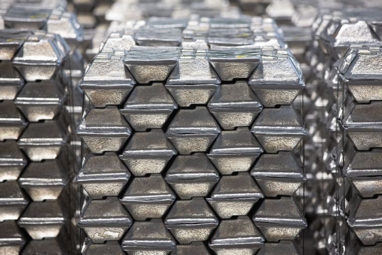 Bound stacks of aluminium