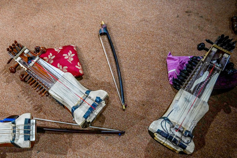 Sarangui musical instrument