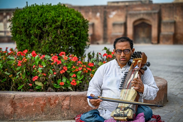Sarangi musical instrument