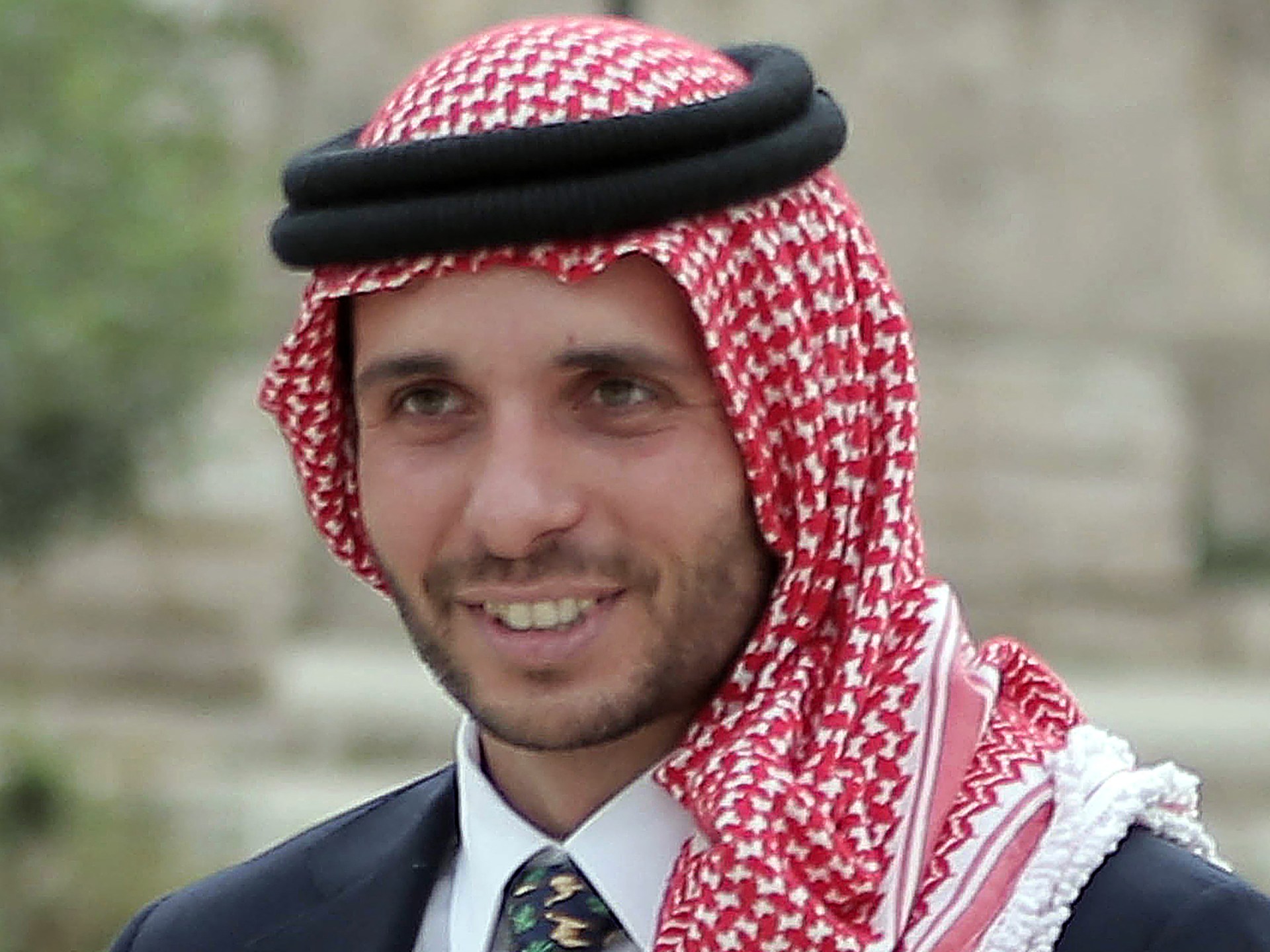 Opinión mineral primavera Jordan's Prince Hamzah bin Hussein renounces his title | News | Al Jazeera
