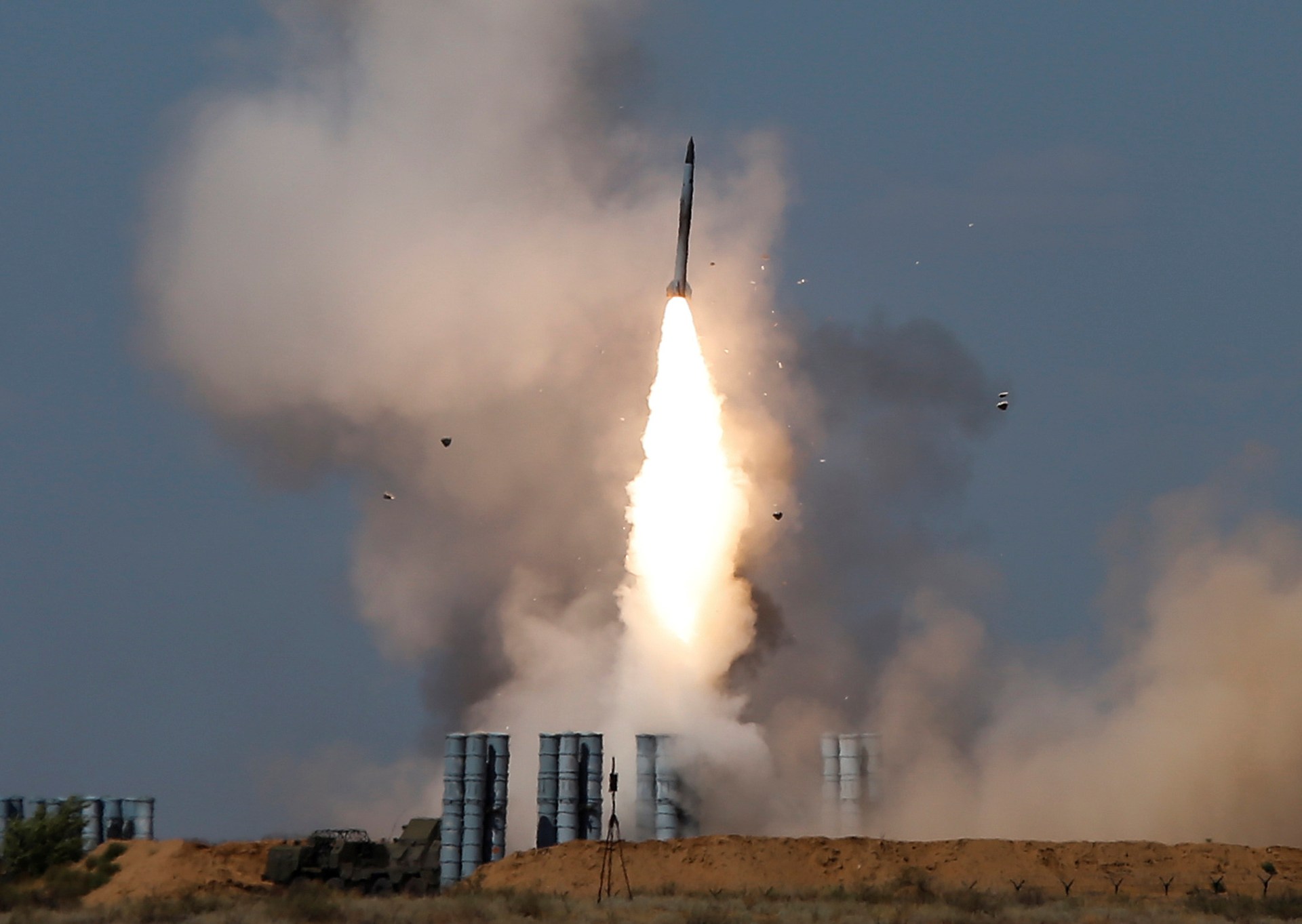 russia-ships-air-defence-missiles-out-of-syria-satellites-show