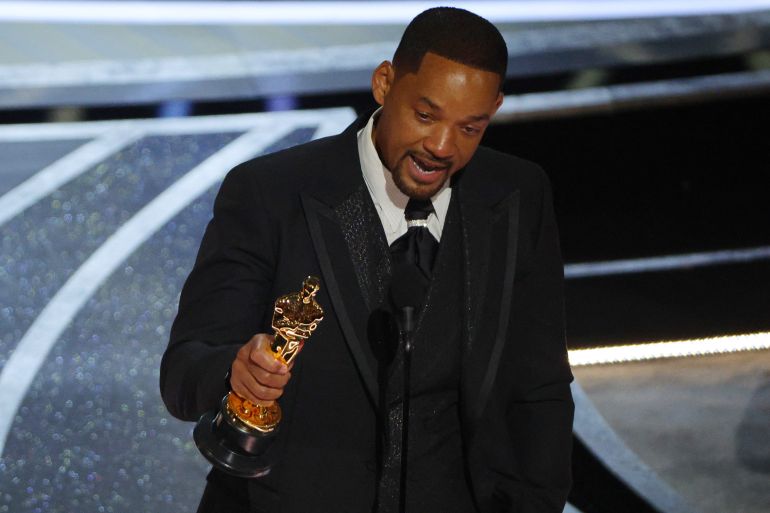 Will Smith accepts his best actor Oscar