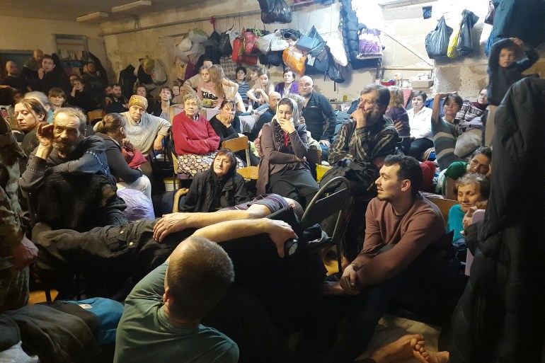 Dopo 25 giorni intrappolati nel seminterrato, gli abitanti dei villaggi ucraini contano i morti