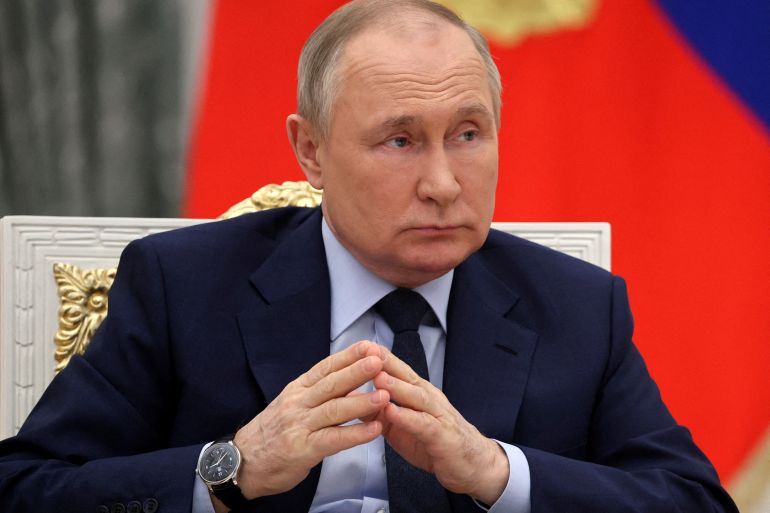 Vladimir Putin chairs a meeting