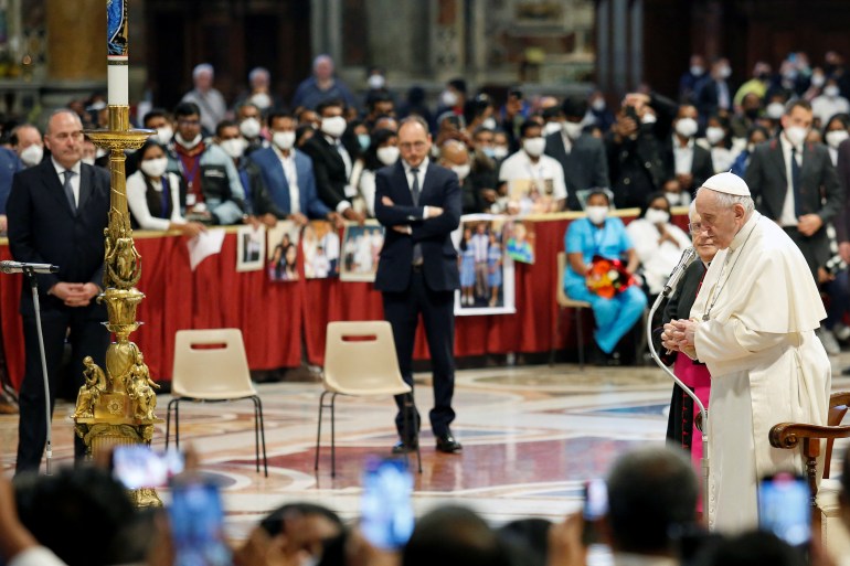 Pope meets Sri Lanka victims