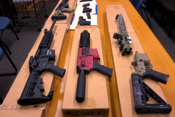 Върховният съд на САЩ възстановява правилото за „призрачно оръжие“, отменено от по-ниска инстанция