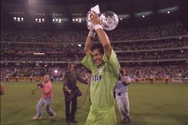 Imran Khan of Pakistan lifts the World Cup after Pakistan beat England in the final at Melbourne.