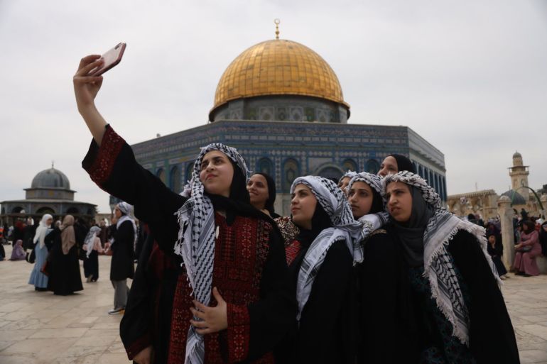 Palestinian worshippers at Al-Aqsa