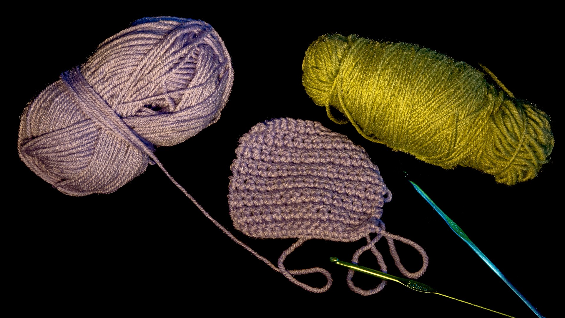 Wool and knitting needles