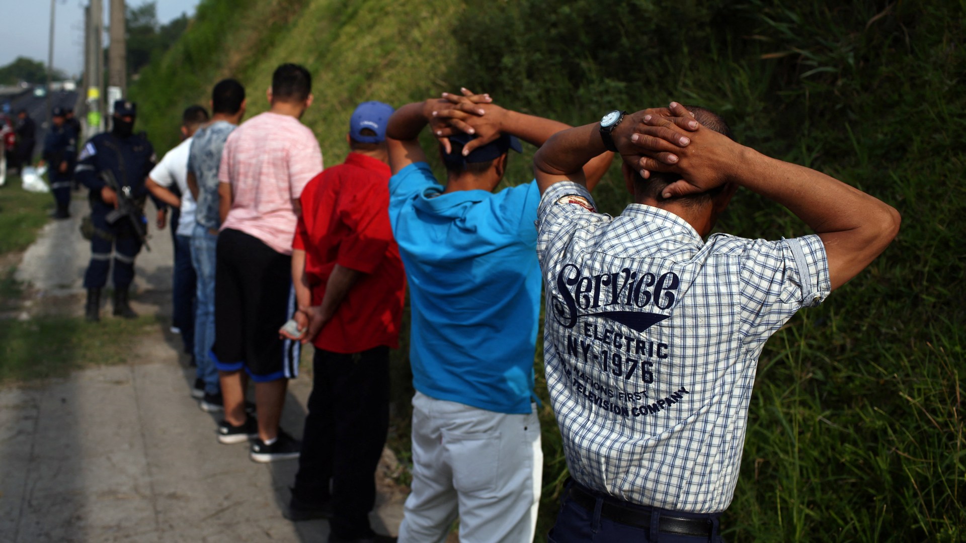 As El Salvador's arrest wave continues, families live in worry | Politics  News | Al Jazeera