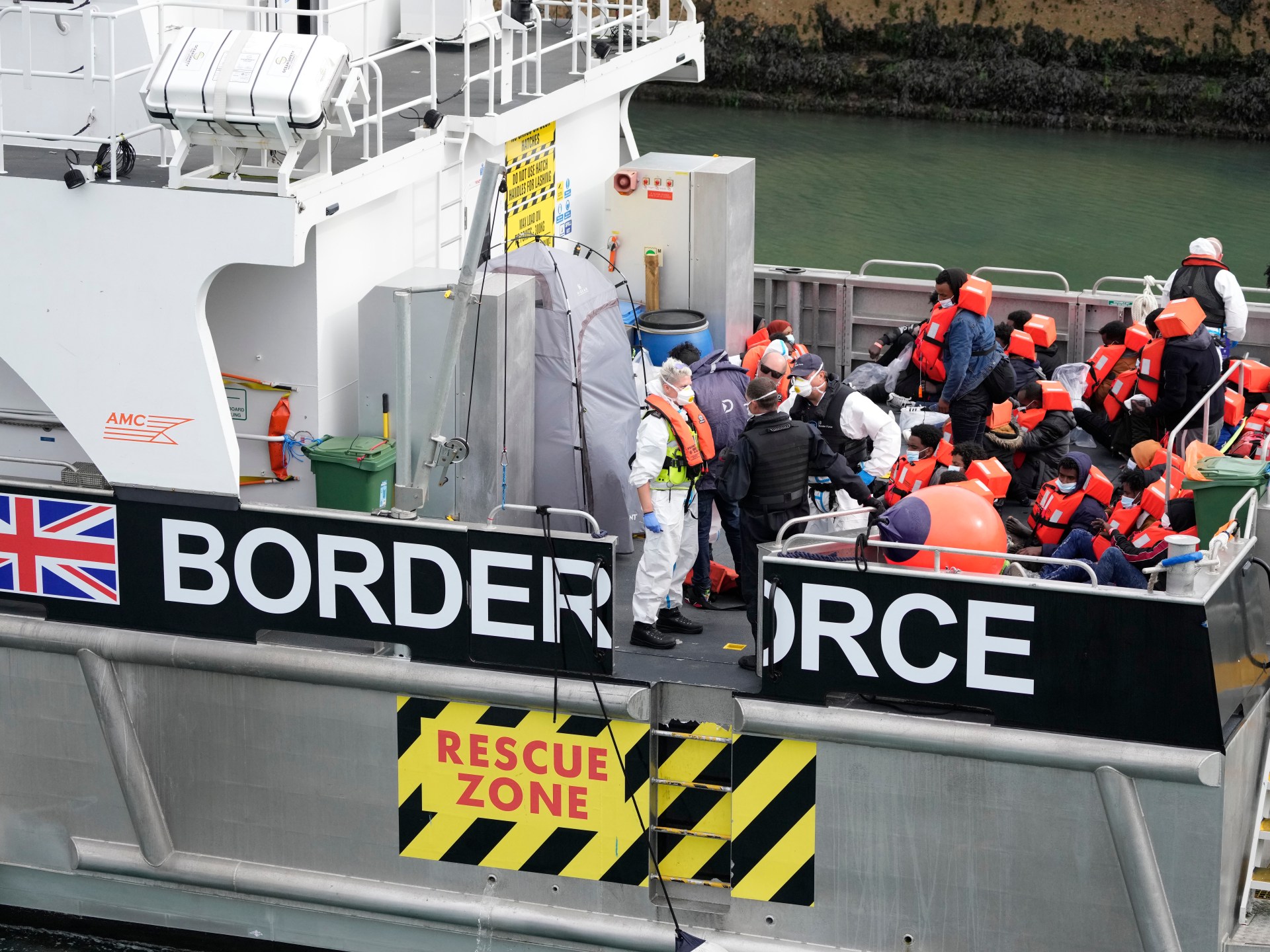 Pemerintah Inggris menyewa kapal untuk menampung 500 pencari suaka |  Berita Migrasi