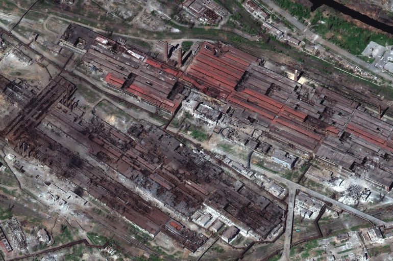 Esta imagem de satélite fornecida pela Maxar Technologies mostra uma visão geral da usina de aço Azovstal em Mariupol, Ucrânia, em 29 de abril de 2022.