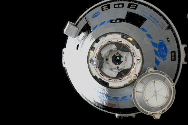 Boeing Starliner approaches the International Space Station