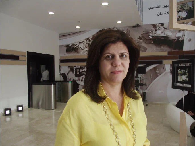셰린 아부 아클라: 알자지라 기자가 요르단강 서안에서 총에 맞아 사망 |  이스라엘-팔레스타인 분쟁 소식