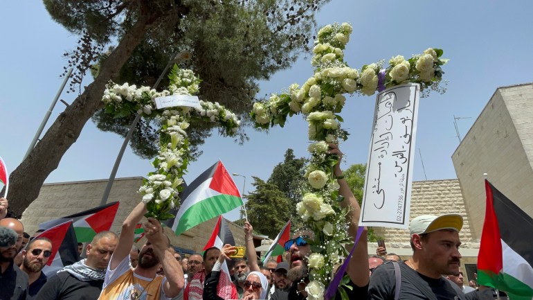 Palestinians mourn for Abu Akleh