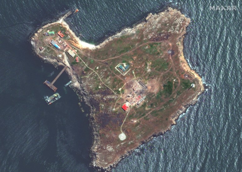 Imagen satelital que muestra una descripción general de la Isla de las Serpientes, Ucrania, el 12 de mayo de 2022 [Maxar Technologies/Handout via Reuters]