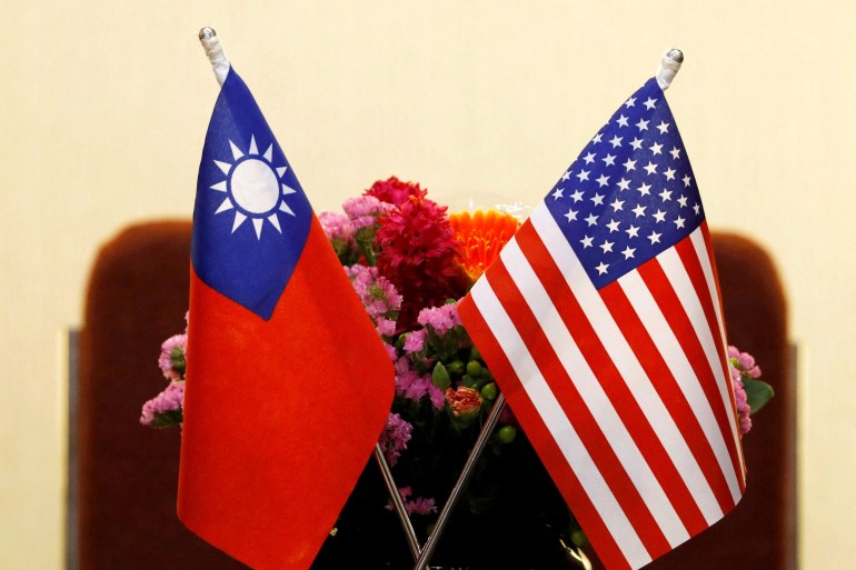 US and Taiwanese flags