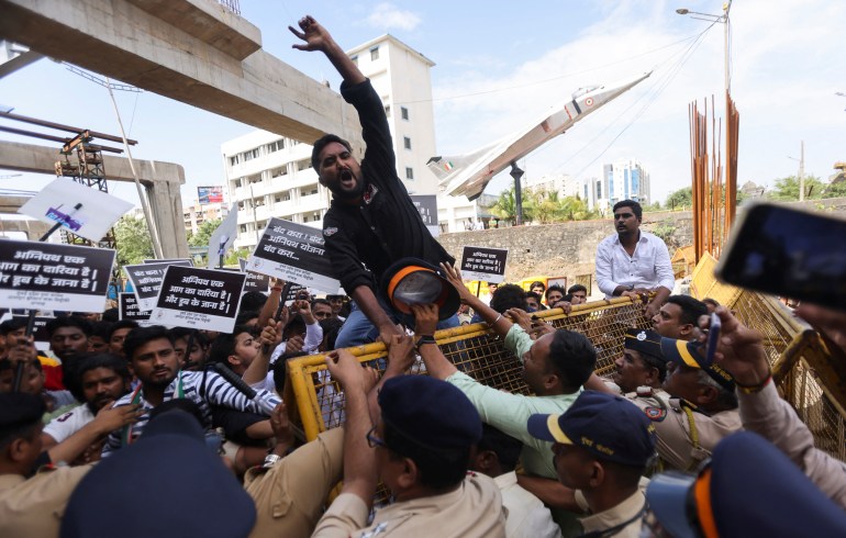 Hindistan'dan protestolar