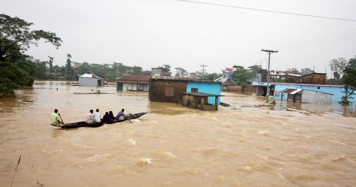 Bangladesh floods: Experts say climate crisis worsening situation