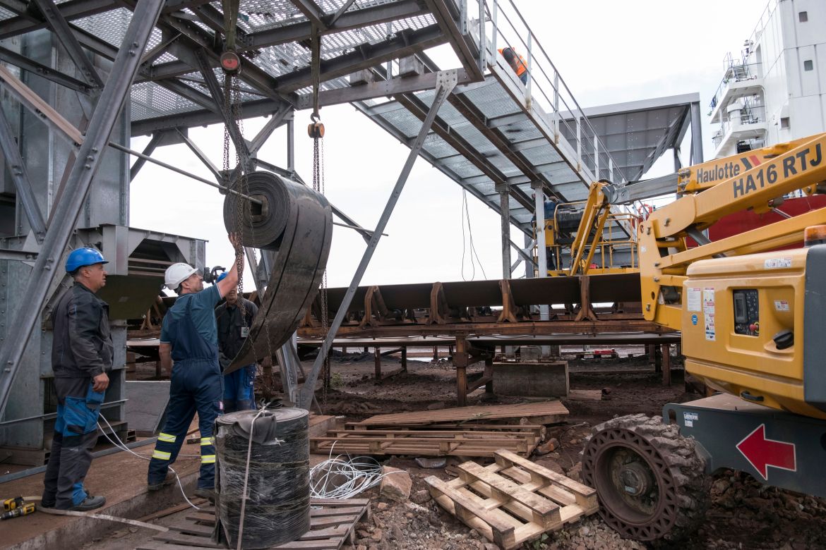 Construction workers are working 14 hours per day towards the fast forward completion of a new barge unloading terminal at Comvex, one of Constanta's port operators.