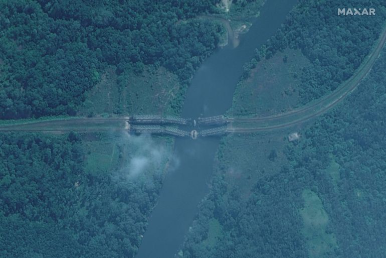 Uma imagem de satélite mostra pontes ferroviárias danificadas no noroeste de Severodonetsk, Ucrânia, 11 de junho de 2022. Foto tirada em 11 de junho de 2022