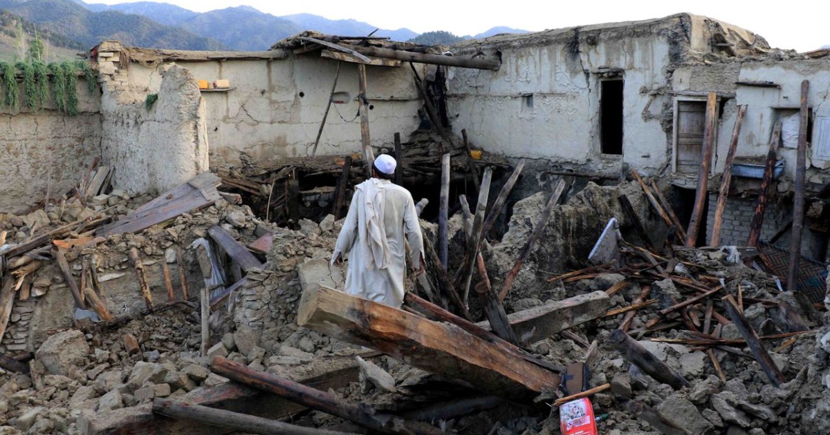 Afghanistan earthquake survivors dig with their own hands as aid delays |  earthquake news