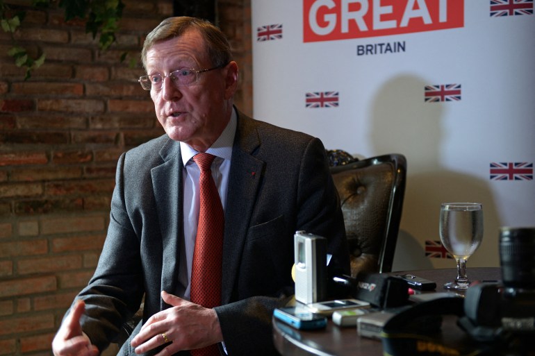 David Trimble at an event in the Philippines in 2012