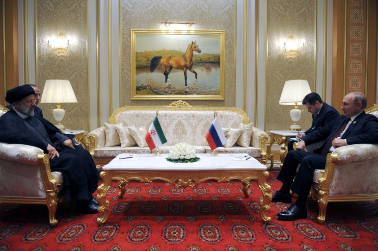 Russian President Vladimir Putin and Iranian President Ebrahim Raisi 