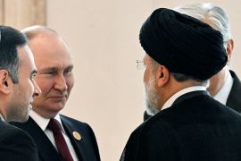 Vladimir Putin speaks to Ebrahim Raisi