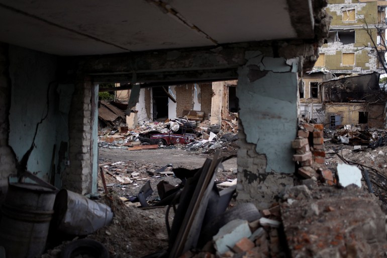 Жилой район, разрушенный российской бомбардировкой в ​​Харькове, Украина, 15 мая 2022 г.