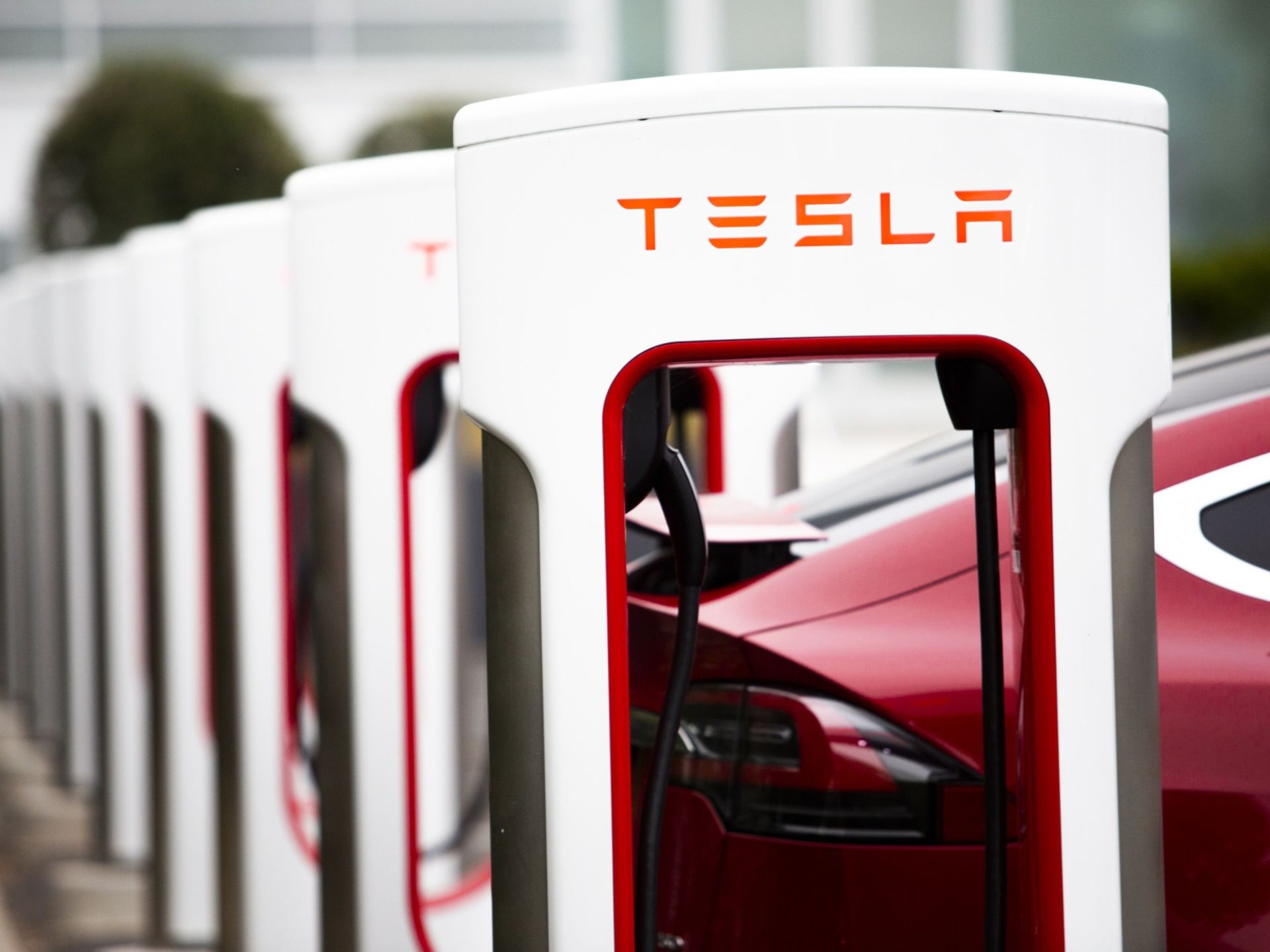 Tesla membuat beberapa pengisi daya EV tersedia untuk semua orang di bawah paket AS |  Berita Bisnis dan Ekonomi