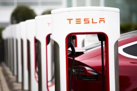 The waiting time Tesla customers face between order and delivery has been dropping in both the United States and China, Tesla&#39;s largest markets [File: Nina Riggio/Bloomberg]