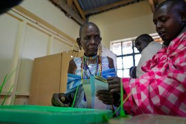 People line up to vote at the Oltepesi Primary School, Kajiado County in Nairobi, Kenya, Tuesday August 9, 2022 [Ben Curtis/AP Photo]