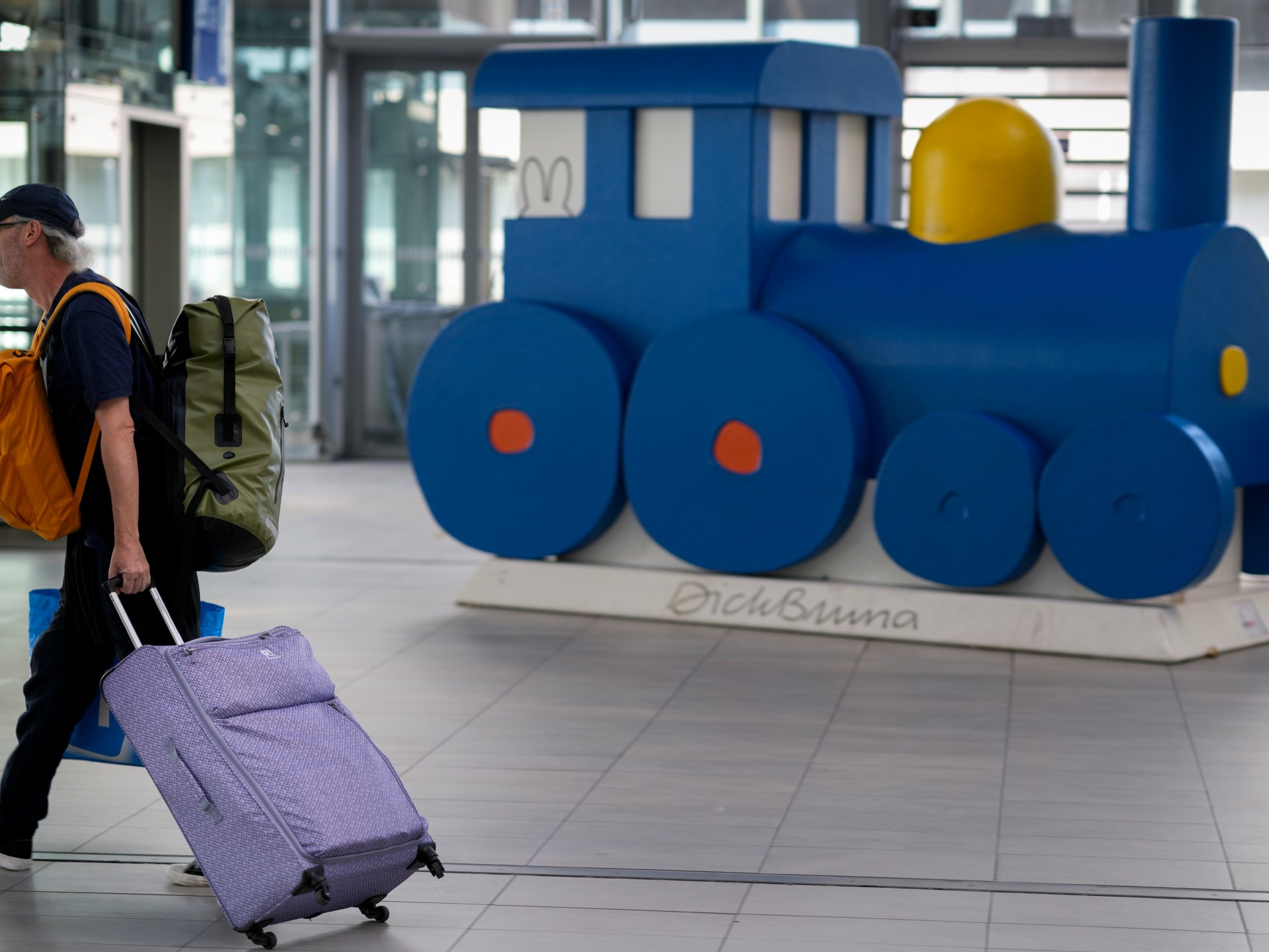 Door de staking is bijna het hele treinnetwerk in Nederland stilgelegd  Verkeersnieuws