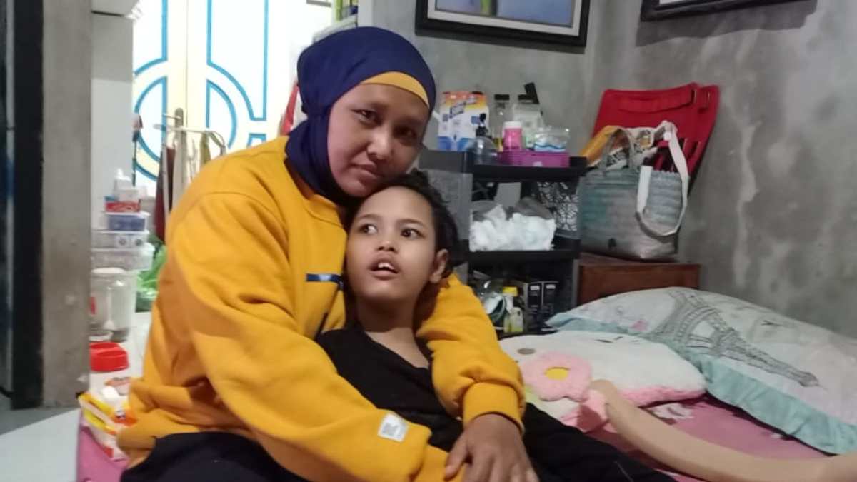 Indonesian mothers fight for medical marijuana for their children | Health News