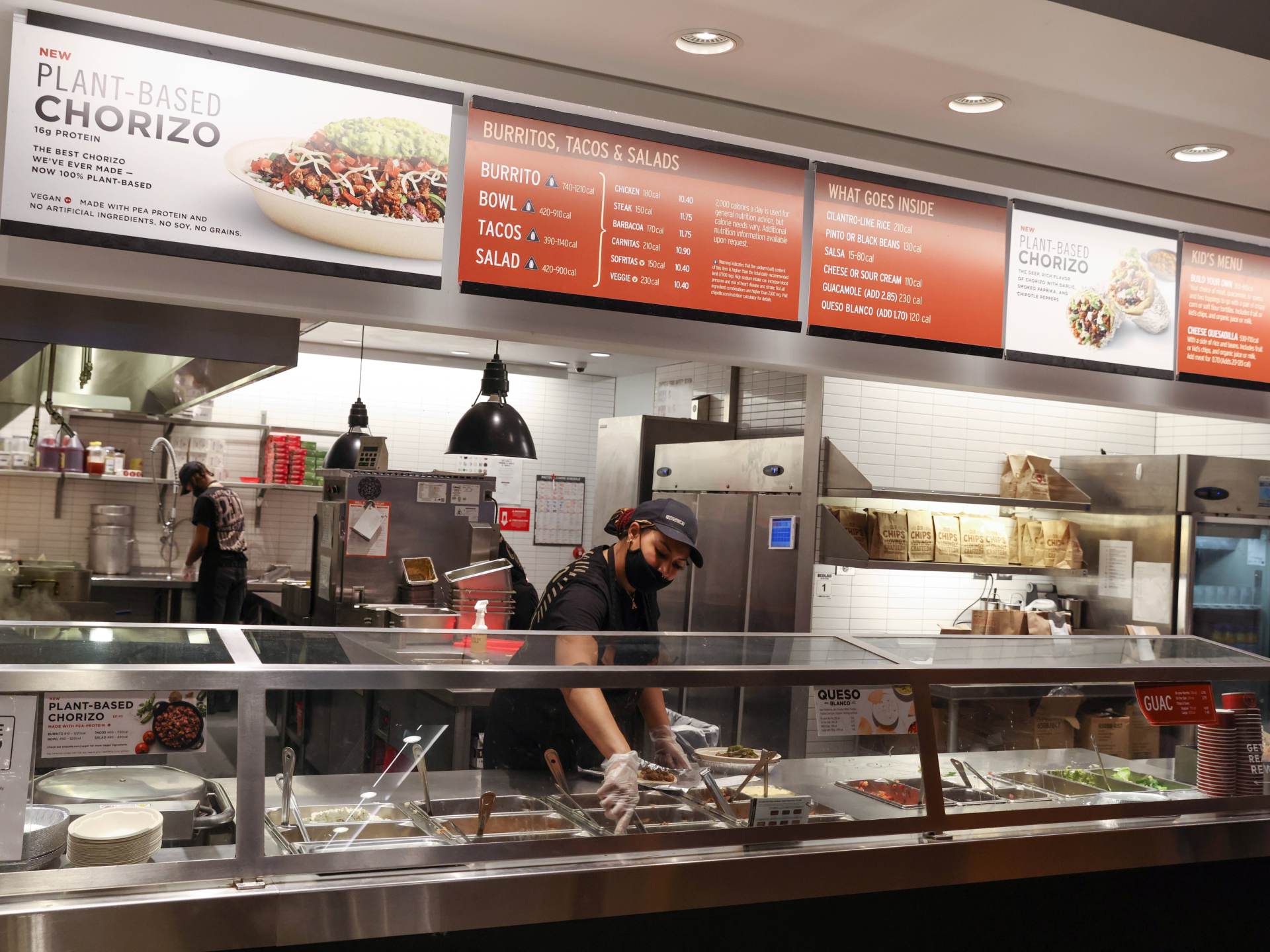 Chipotle to pay New York City workers $20 million for violating New York City labor laws.workers rights news