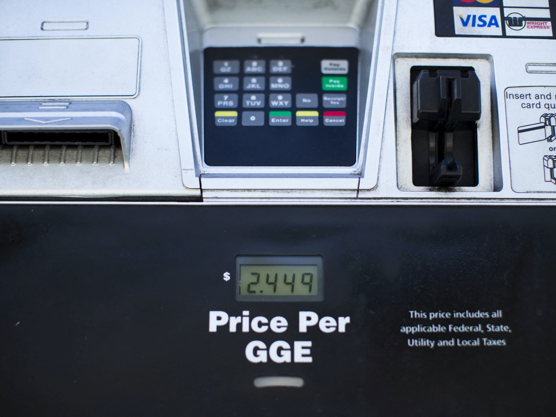 US petrol prices below $4 a gallon for first time since March