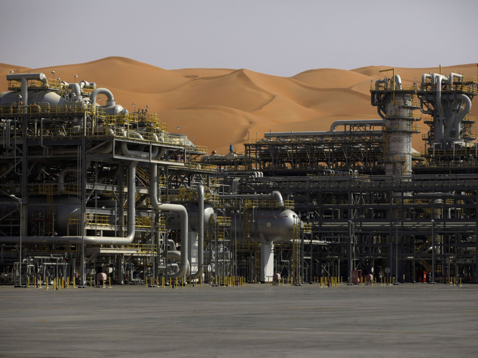 Minyak naik karena rencana Saudi memperdalam pengurangan produksi mulai Juli |  Berita
