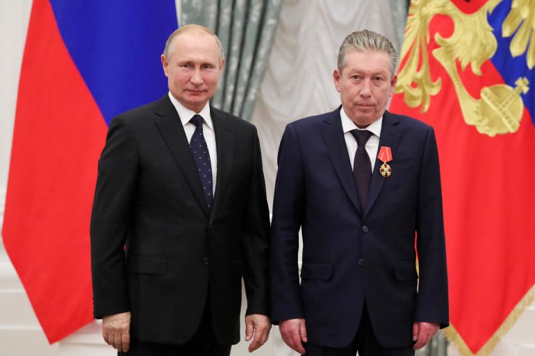 Ravil Maganov with Vladimir Putin in a file photo