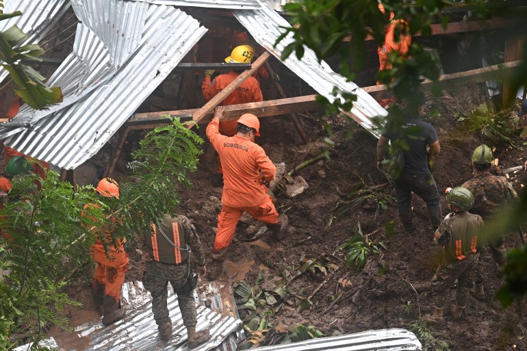 El Salvador Landslides Kill at Least 7