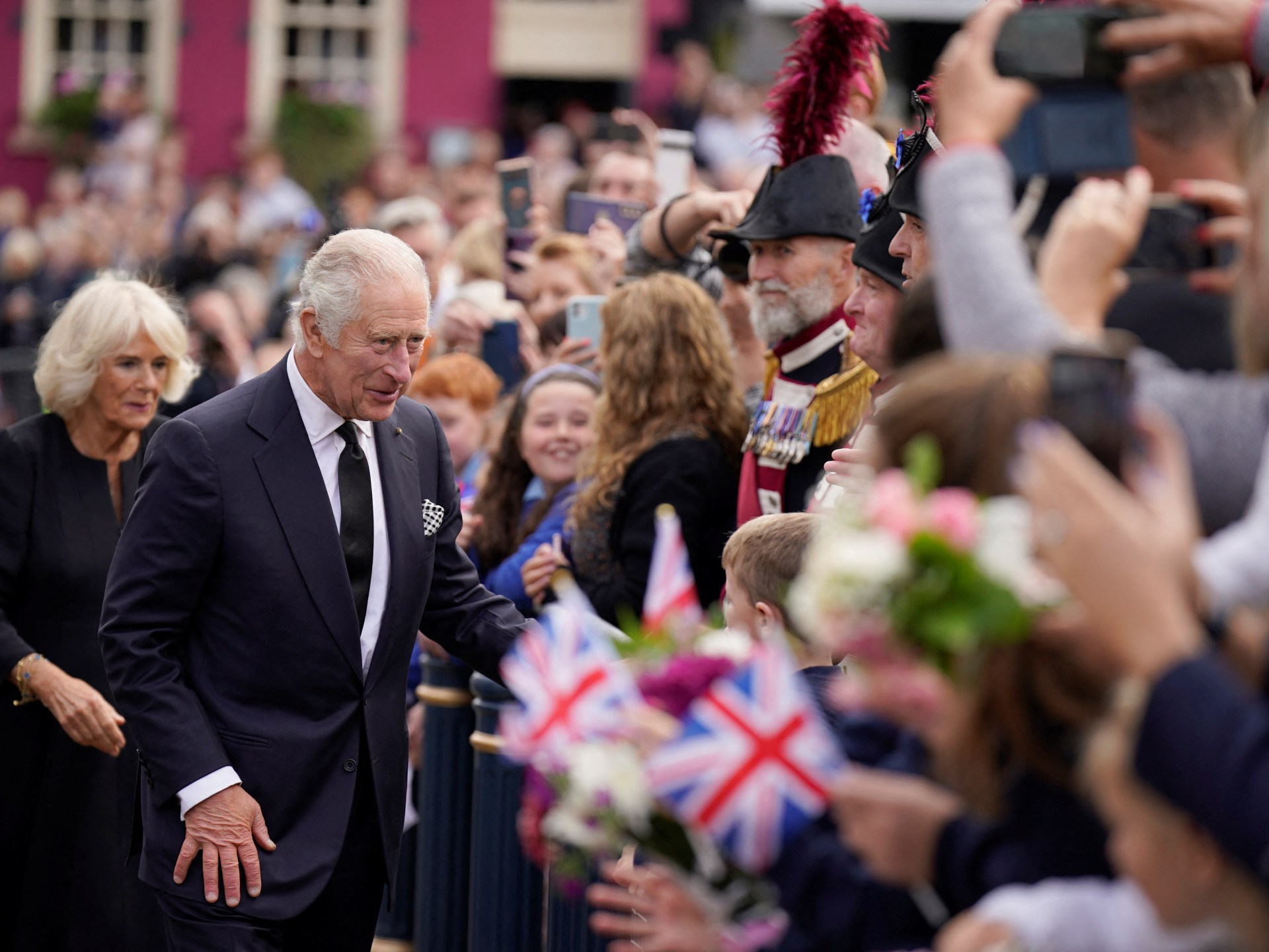 charles-iii-arrives-in-northern-ireland-for-first-visit-as-king