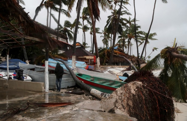 Hurricane Fiona slams Turks and Caicos as death toll rises | Weather News | Al Jazeera