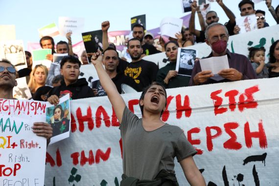 Iranian refugee protests Mahsa Amini's death in Athens, Greece