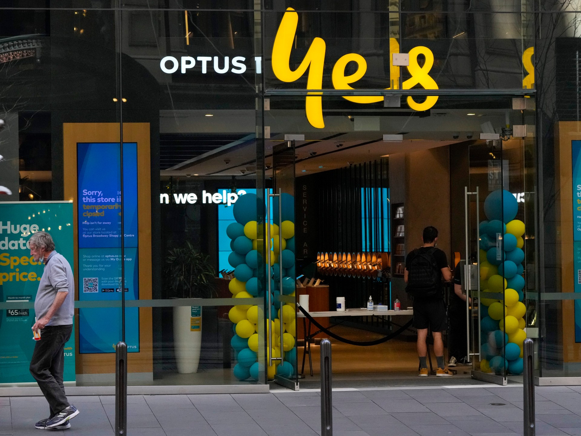 Optus, Australian government clash over massive data breach