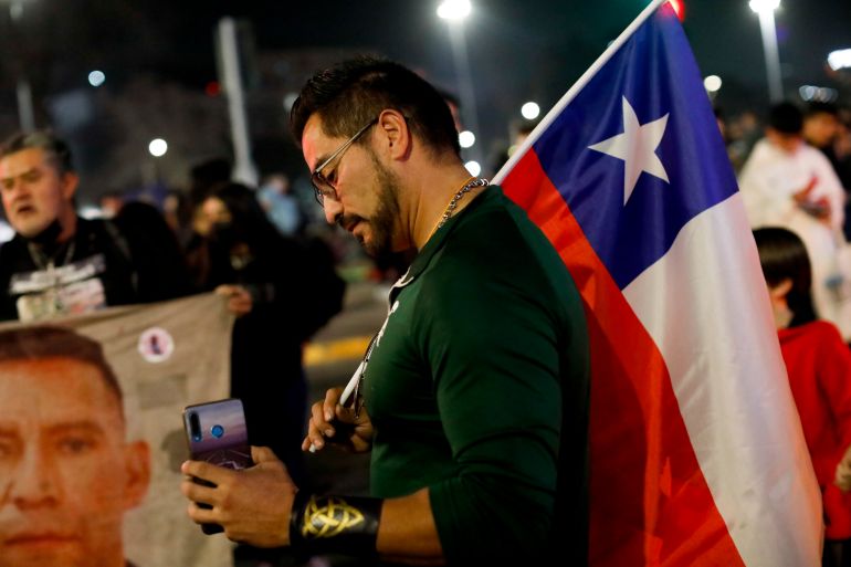 Man carrying Chilean flag