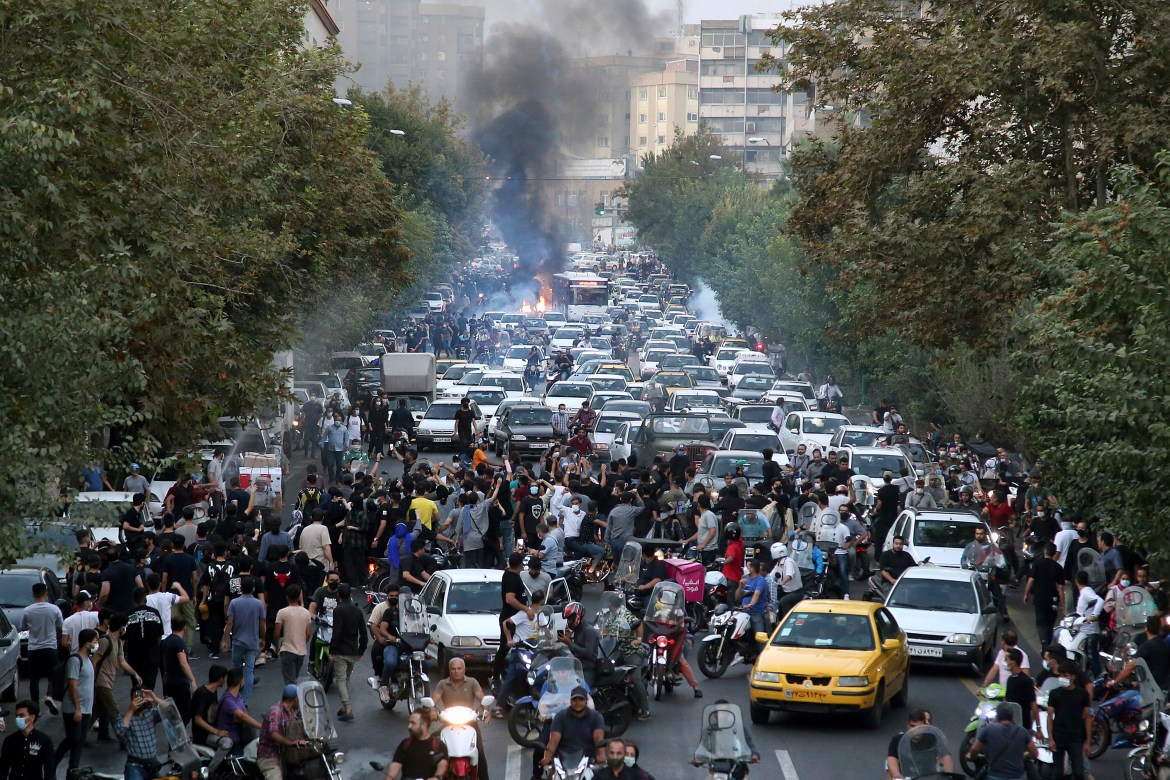 Photos: Iran protests spread as internet curbed | Protests News | Al Jazeera
