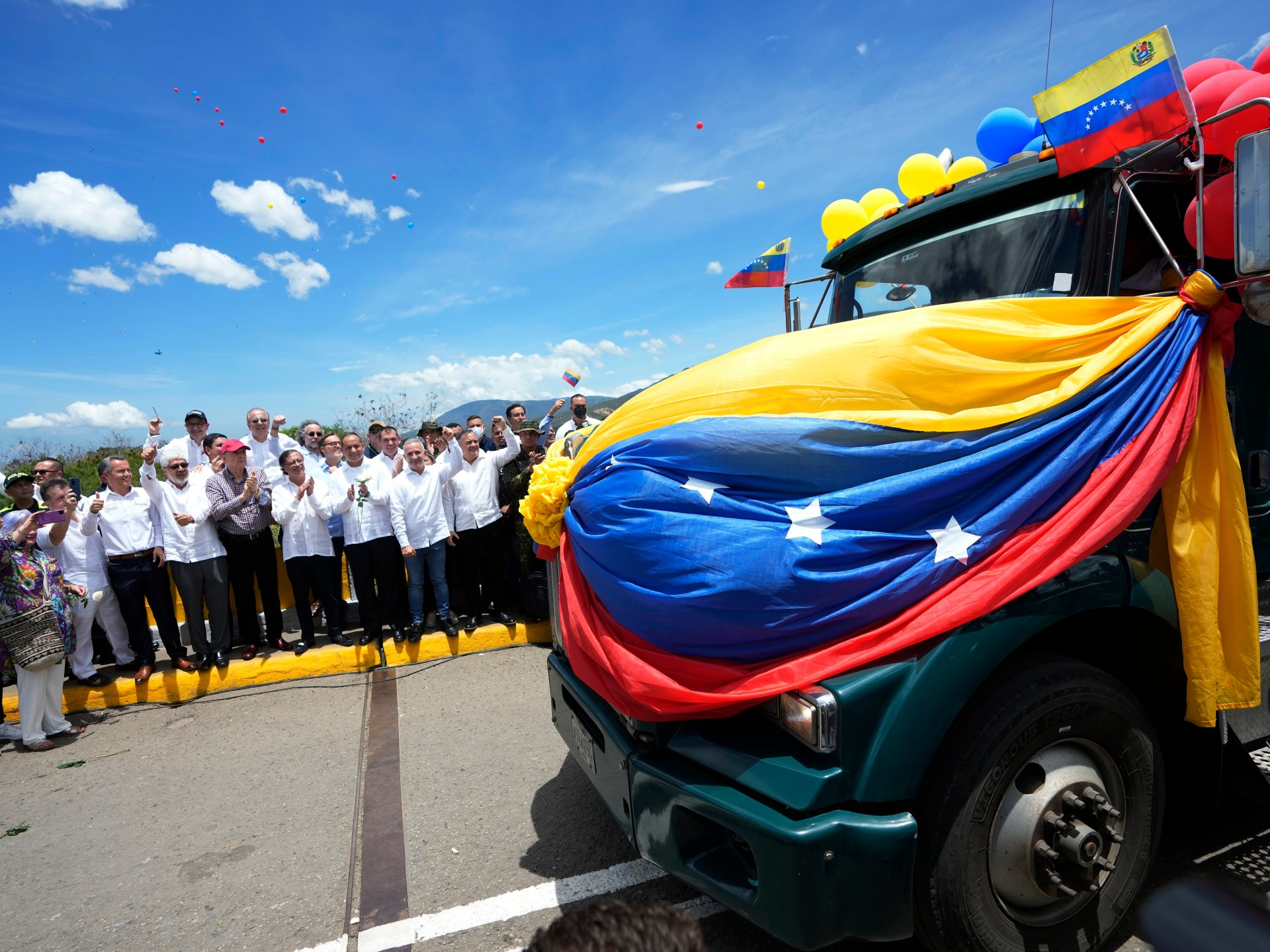 Venezuela-Colombia border reopens to trade as tensions ease