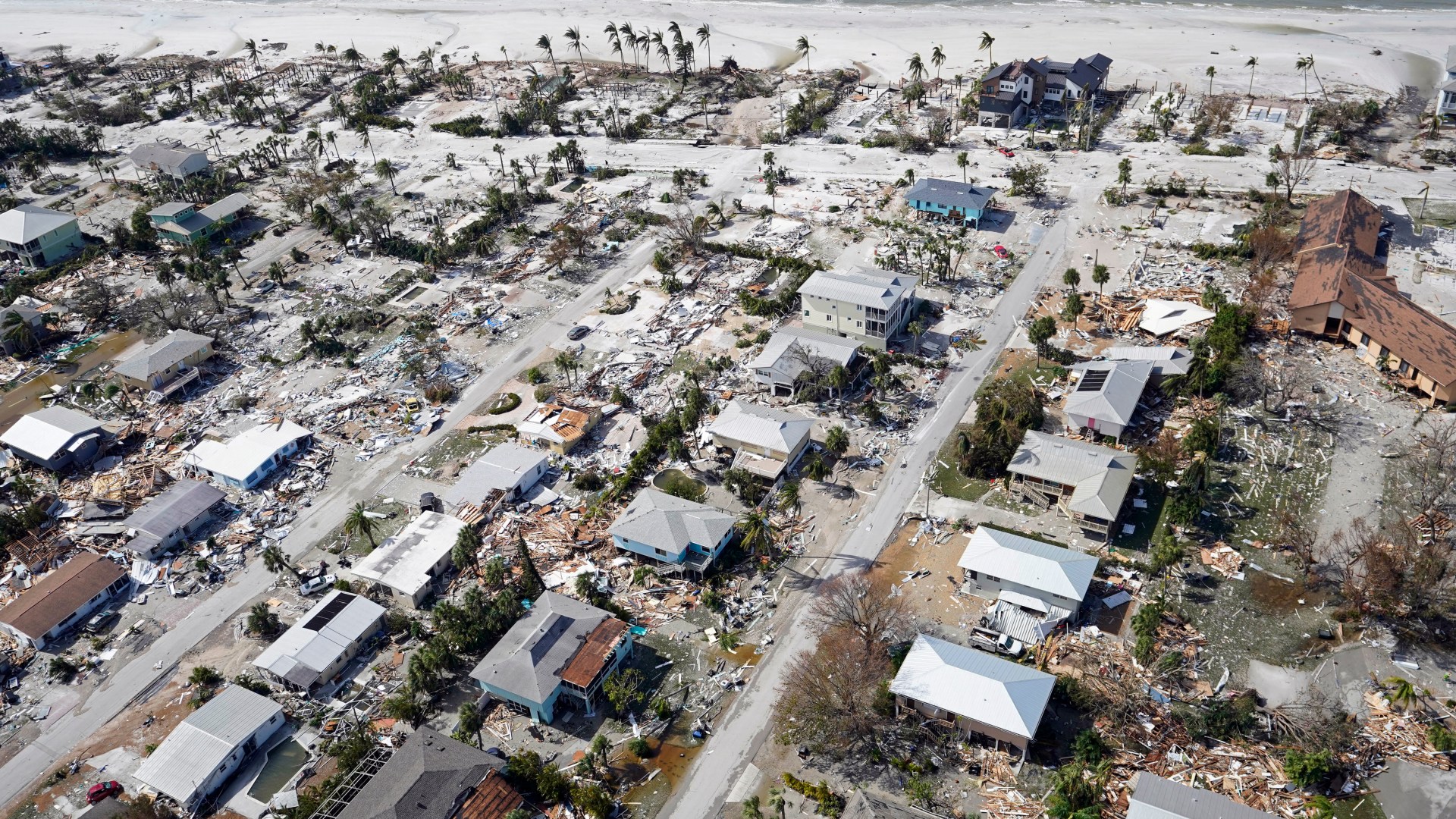 فوٹو: سمندری طوفان ایان نے فلوریڈا کو اپنی لپیٹ میں لے لیا، لاکھوں افراد کو اندھیرے میں چھوڑ دیا |  موسم کی خبریں |  الجزیرہ