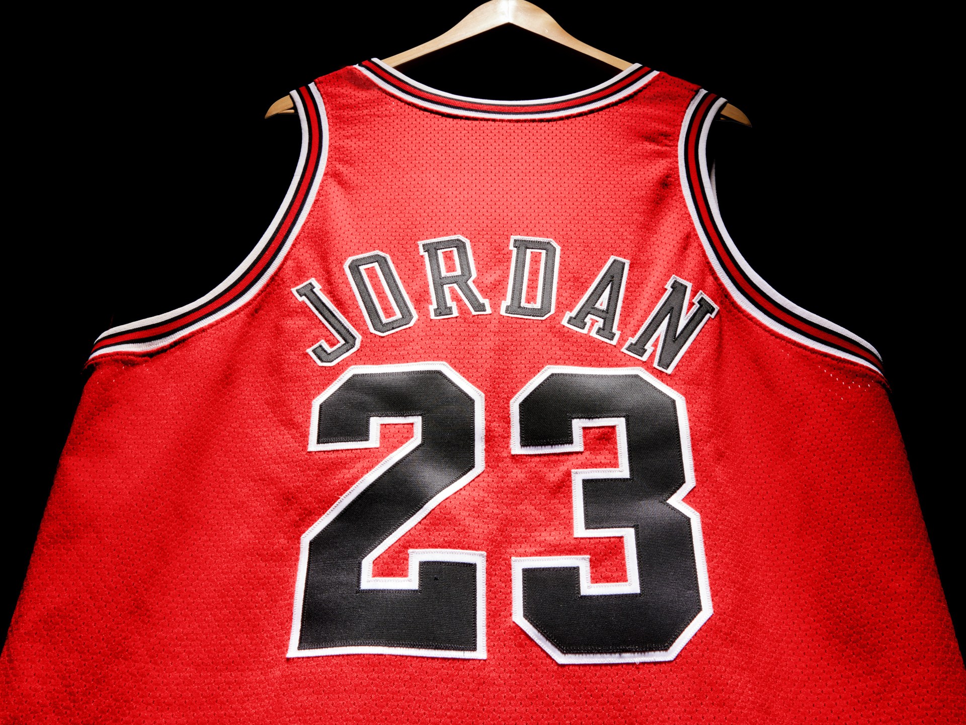 maskine Stoop Stille og rolig Michael Jordan's 1998 NBA Finals jersey sells for record $10.1M |  Basketball News | Al Jazeera