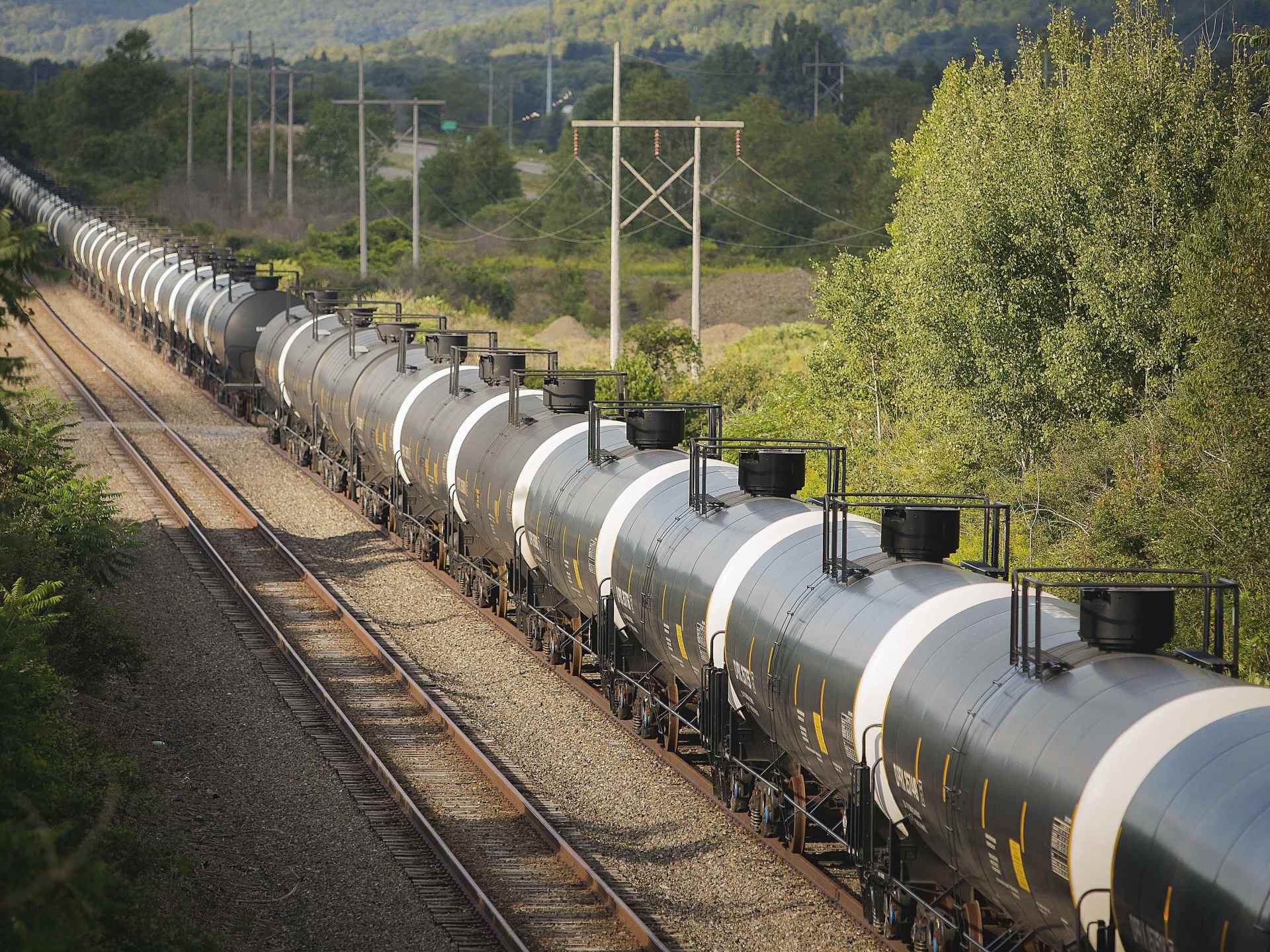 US Senate votes on deal to dodge nationwide railroad strike